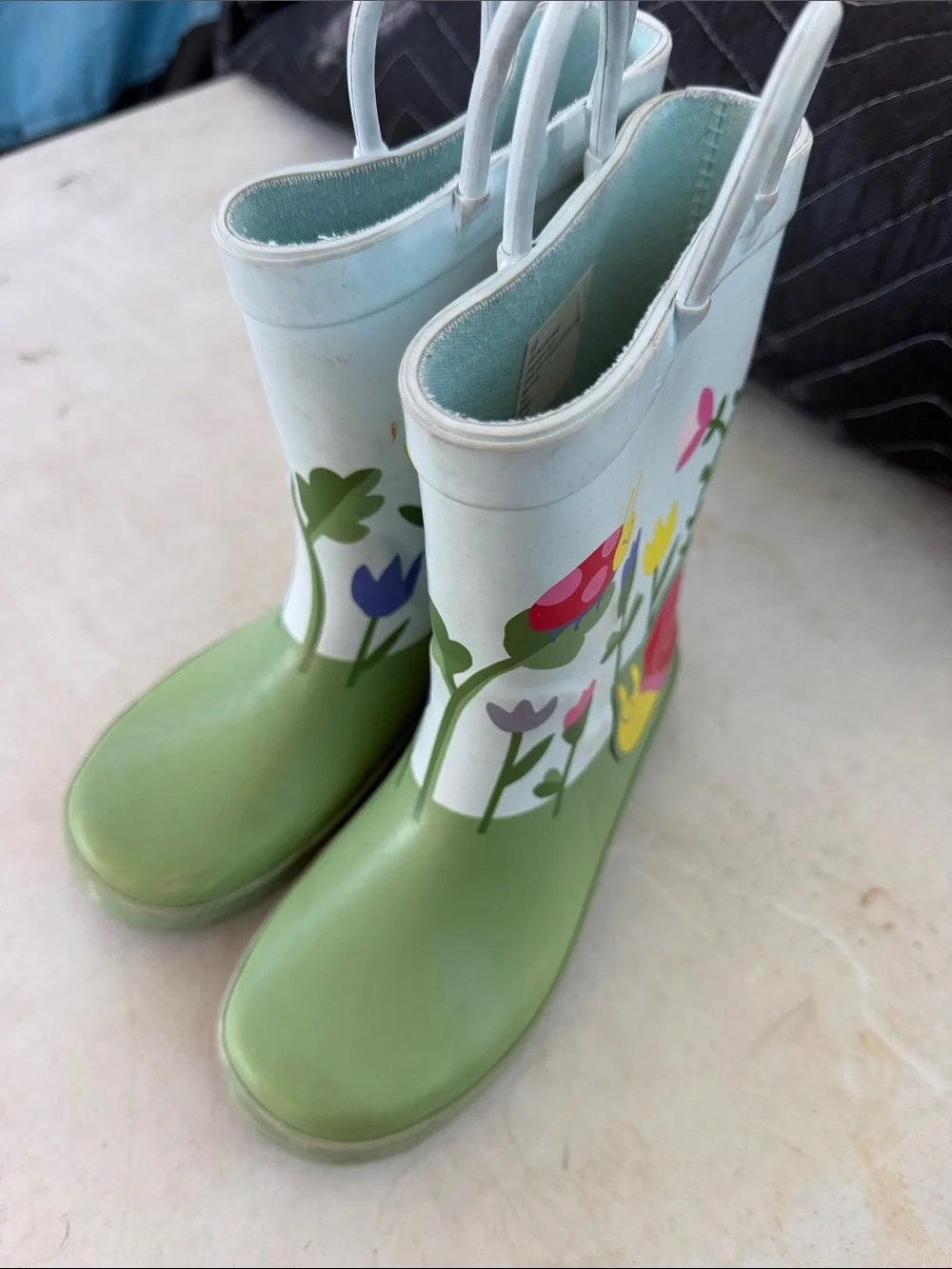Cat & Jack Girls Green White Floral Snail Rain Boots
